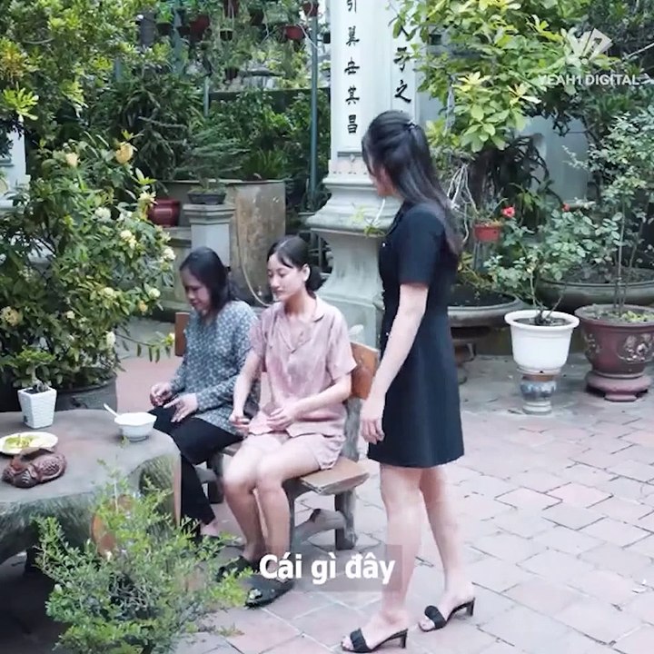 Với người ngoài còn tốt được mà sao với người sinh ra chồng mình lại tệ đến thế