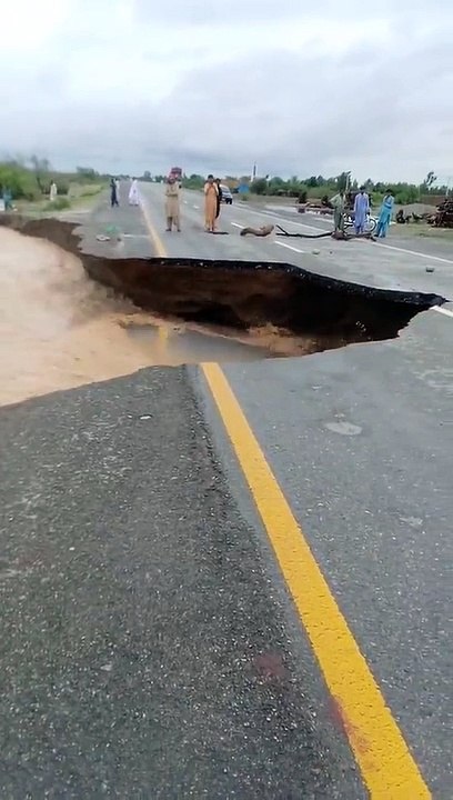 Flood in Pakistan - Bad Situation And Mismanagement