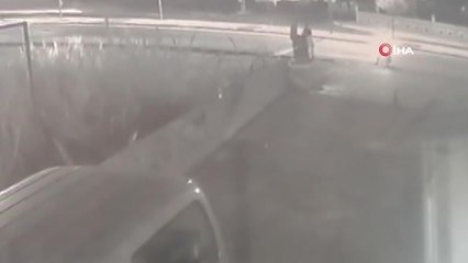 Araziye bıraktıkları motosikletlerin üzerine hafriyat döküldü