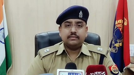 लखीमपुर खीरी जिले में पुलिस विभाग में कार्यरत दो सगे भाइयों को बर्खास्त किया गया है। आपको बताते चलें दोनों सगे भाई पुलिस विभाग में सिपाही के पद पर तैनात हैं दोनों ही सिपाहियों को बर्खास्त कर दिया है।