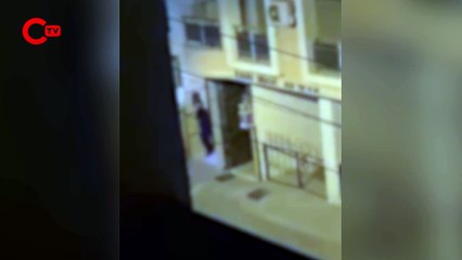 İzmir'de iğrenç olay: Kız öğrenci yurdunun karşısında mastürbasyon yaptı!