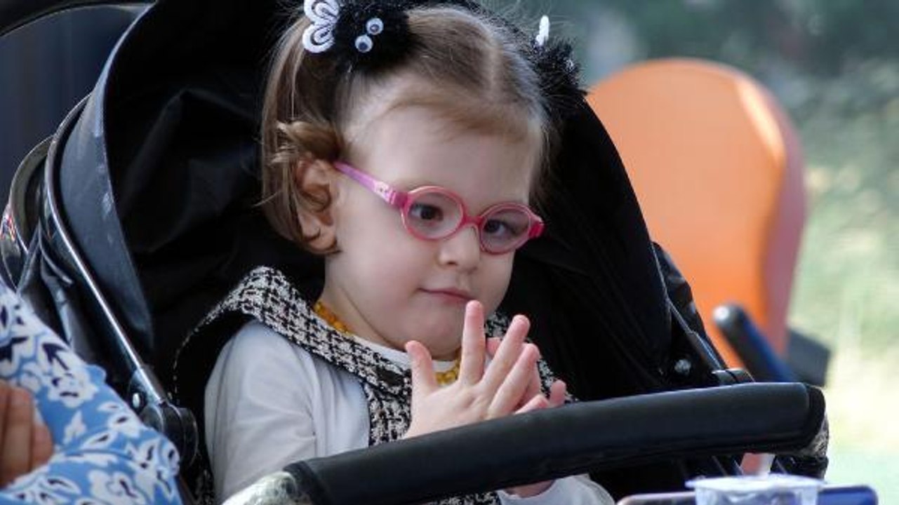 BURSA'DA SP HASTASI ÇOCUKLAR İLE AİLELERİ 'MANDALA TERAPİSİ'NDE BULUŞTU