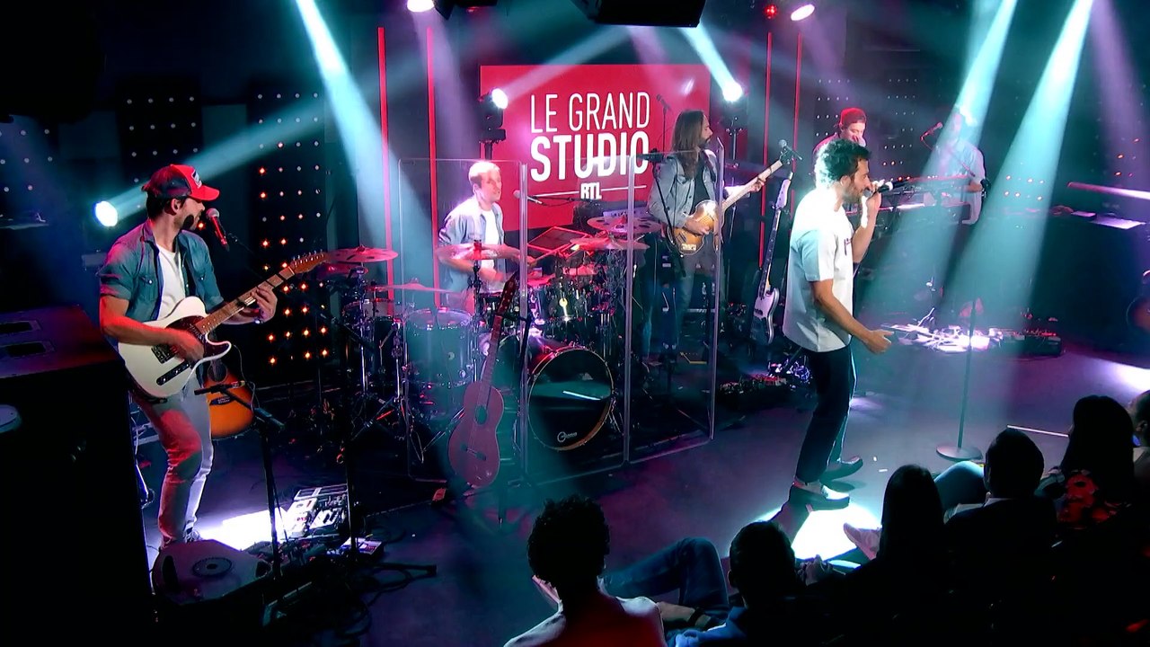 AMIR interprète "Au cœur de moi" dans le Grand Studio RTL