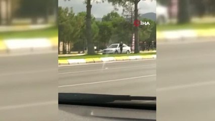 Akan trafikte yola yatan avukat, kendisine yardım etmek isteyen kadına dehşeti yaşattı