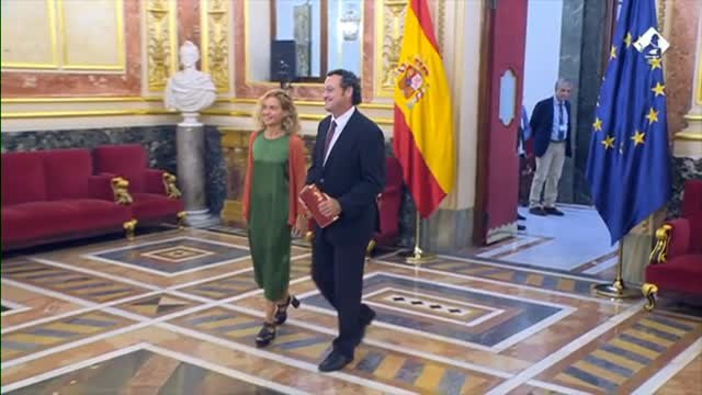 La presidenta del Congreso recibe la Memoria Anual de la Fiscalía General del Estado