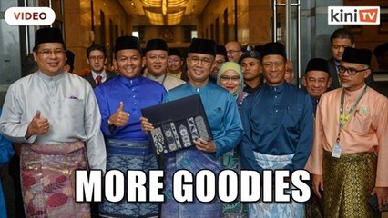 Goodies for civil servants, up to extra RM2,500 next year