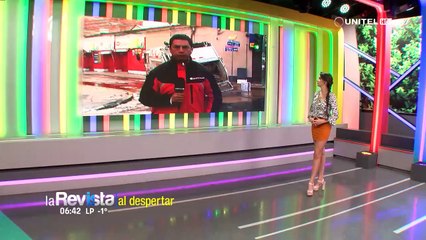 Asfalto cedió y un carro basurero quedó atrapado en una calle del centro de Cochabamba