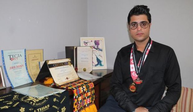İRANLI MÜLTECİ, TÜRKİYE ADINA KATILDIĞI BULUŞ YARIŞMASINDA ALTIN MADALYA KAZANDI