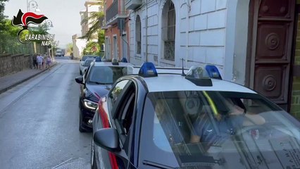 Massa Lubrense, cassaforte scassinata per rubare orologi e soldi: le immagini