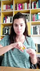 Las artistas españolas se cortan el pelo por las mujeres de Irán