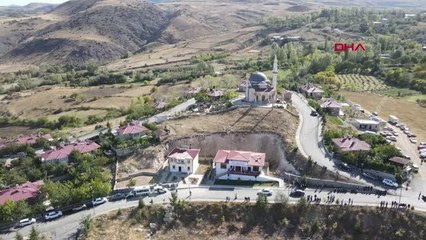 BAKAN KURUM, TOKİ ÖRNEK KÖYÜNÜN AÇILIŞINI YAPTI