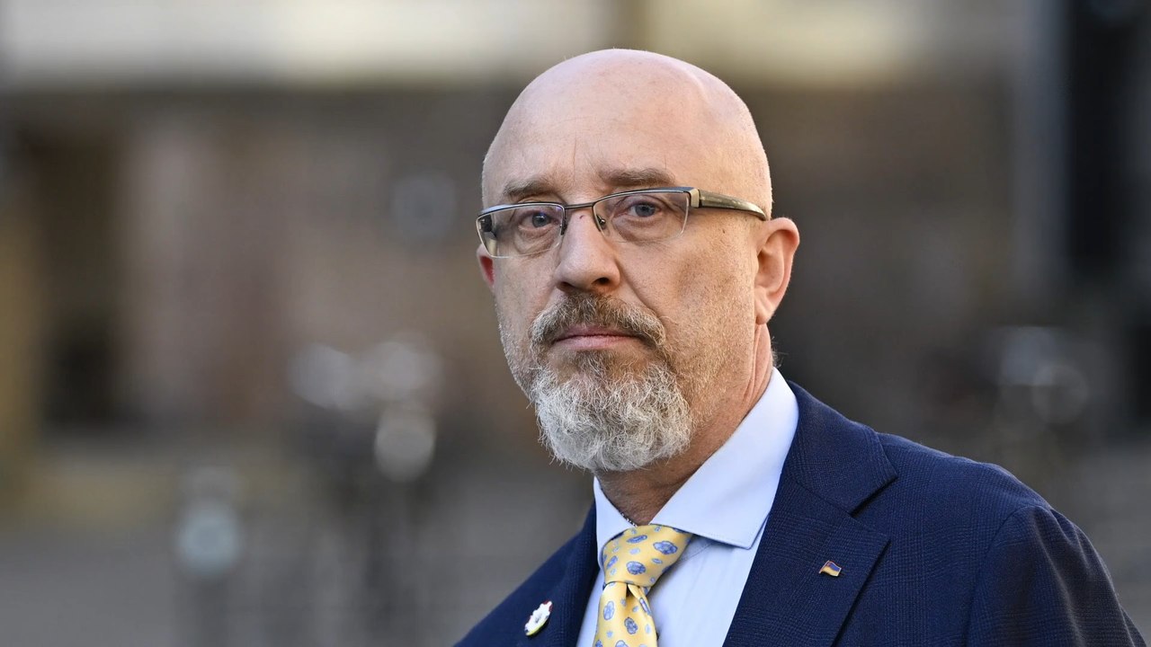 Ukrainischer Verteidigungsminister bietet aufgebenden Russen Schutz an