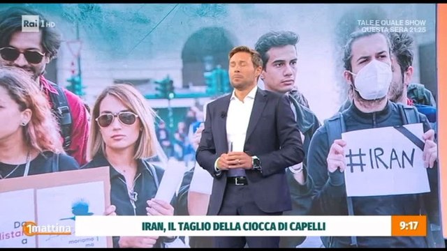 Iran, conduttore Rai Ossini si taglia ciocca di capelli