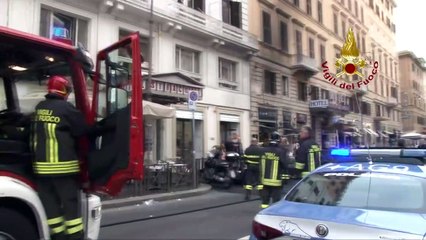 下载视频: Roma, incendio a Termini oggi: alta colonna di fumo nero - Video