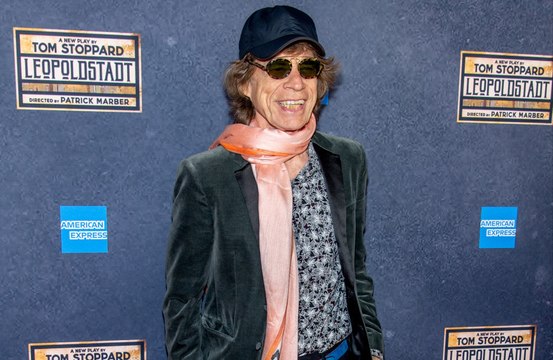 Mick Jagger é 'bisexual e teve casos com dois membros do Rolling Stones'