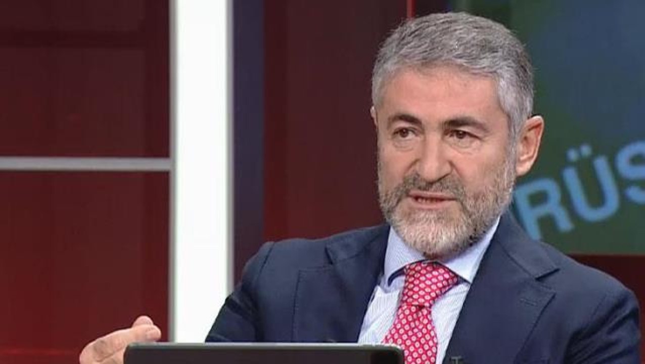 Hazine ve Maliye Bakanı Nureddin Nebati, canlı yayında enflasyonun düşüşü için tarih verdi