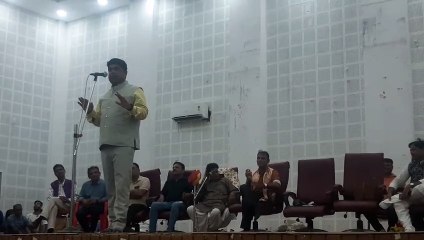 कवि सम्मेलन : गीतों ने देर रात तक बांधे रखा समां