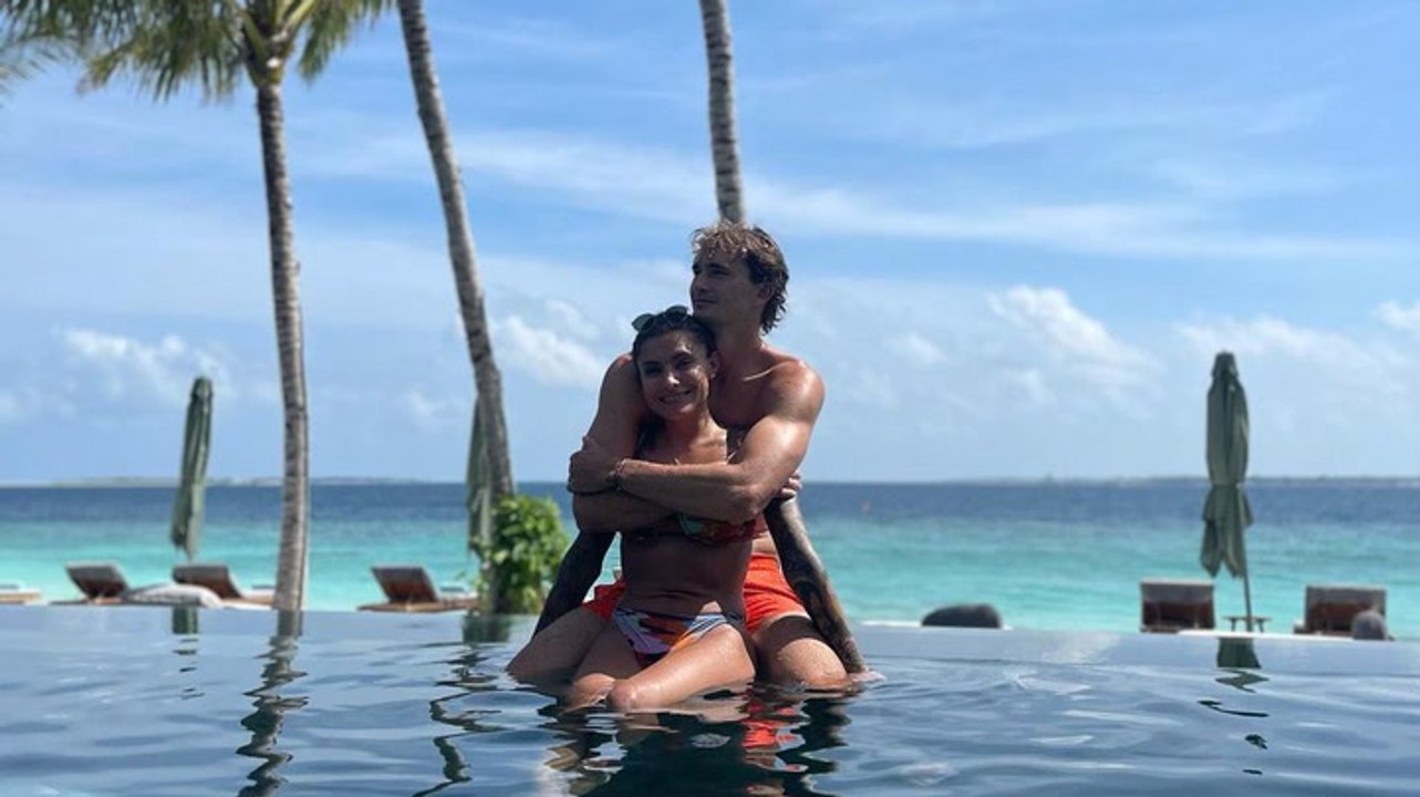 Sophia thomalla und alexander zverev: verliebte zweisamkeit im pool