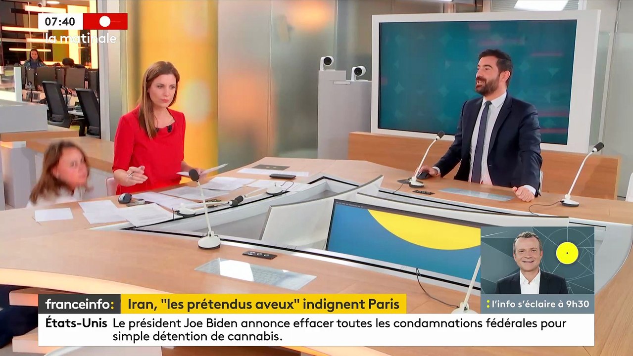 Pagaille sur le plateau de la matinale de France Info au point qu'une  des journalistes va même se cacher sous la table en plein direct !