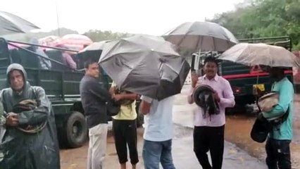 बारिश ने बिगाड़ा पर्यटकों का जायका