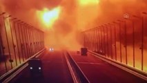 Rusya ile Kırım arasında yer alan köprüde kamyondaki patlama sonucu hasar oluştu