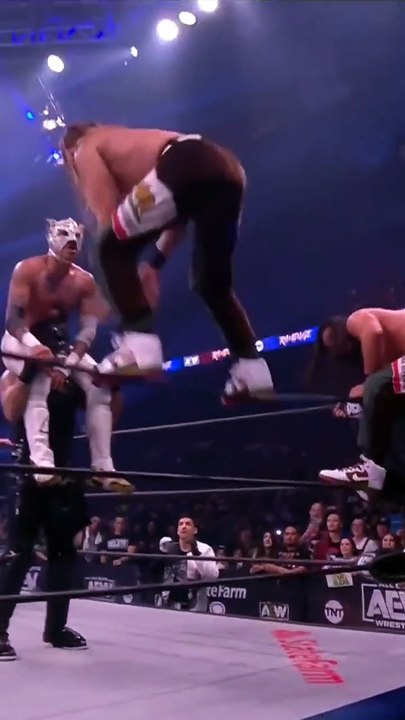 The Young Bucks vs Lucha Bros #AEWRampage