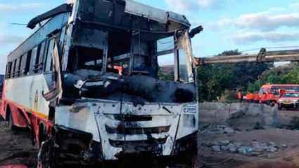 Hindistan'da yakıt kamyonuyla çarpışan otobüs alev aldı: 12 ölü, 38 yaralı