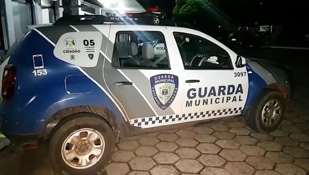 Dupla é presa em flagrante retirando rodas de Gol furtado e carro é recuperado, no Gralha Azul