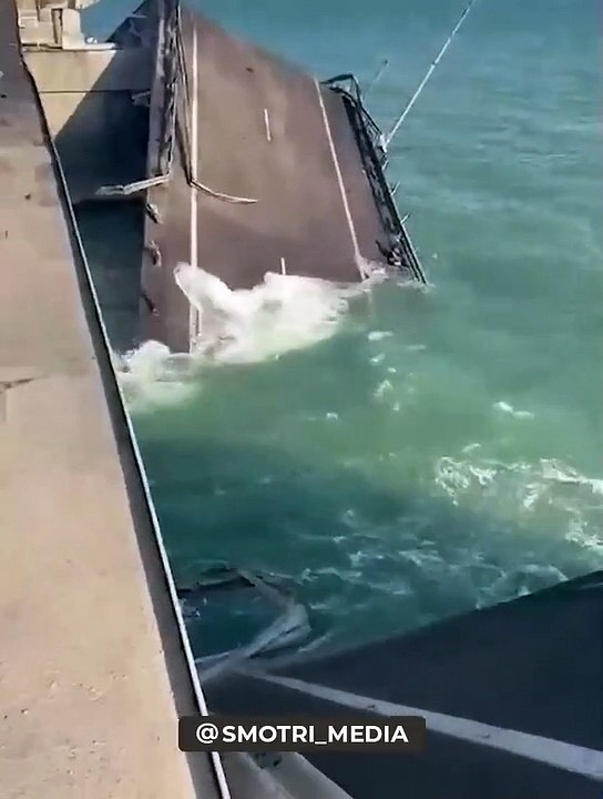 Guerre en Ukraine : Un incendie s’est déclaré sur le vaste pont automobile et ferroviaire reliant la Crimée ukrainienne, stratégique pour l'armée russe