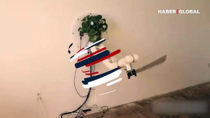 Mucit 'terminatör' yarattı... Sosyal medyayı salladı! Pala sallayan 'bitki' akıllara durgunluk verdi