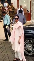 Deepika Padukone looks gorgeous in pink suit ❤️