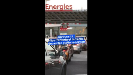 Carburants: longues files d'attente et tensions devant les stations-service