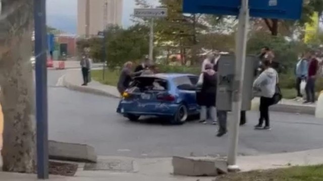 İstanbul’da kaza sonrası sürücülerin keserli kavgası kamerada!