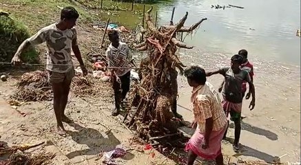 দুর্গাপুরে প্রতিমা নিরঞ্জনের পরই আসরে নেমেছে পুরসভা |OneIndia Bengali
