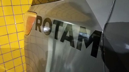 Rotam intercepta contrabando de pneus e cigarros do Paraguai na PR-323, em Umuarama