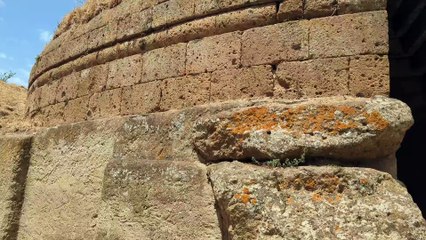 Exploring an Ancient Etruscan Necropoli near Rome