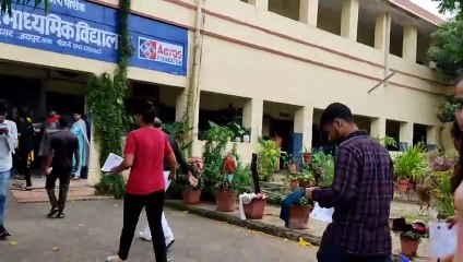 बीएसटीसी परीक्षार्थियों के लिए मौसम बना मुसीबत, भीगते हुए पंहुचे परीक्षा देने