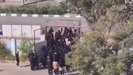 İran'da gösteriler yeniden alevlendi