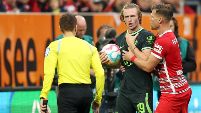 Augsburg v Wolfsburg