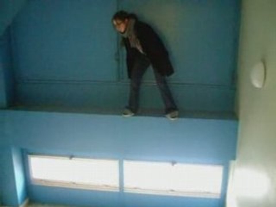 Marion is jumping