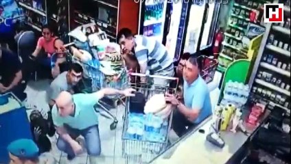 Akıncı Üssü'nün bombalanması sırasında asker yakınlarının yaşadığı panik kamerada