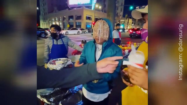 'Dan Sur', el cantante que causó furor en redes tras asegurar que se implantó cadenas de oro en su cabeza
