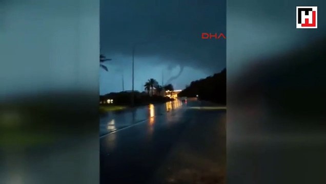 Alanya'da denizde hortum oluştu