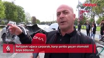 Kartal’da ağaca çarpan otomobil ikiye bölündü