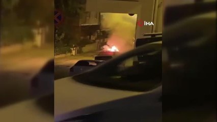 Park halindeki otomobil alevlere teslim oldu