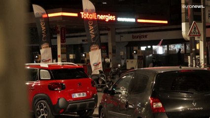 Strikers set for talks as some French petrol stations run dry