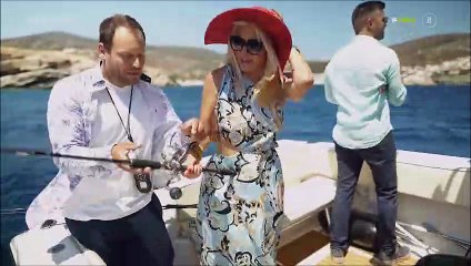 Fishy: Απολαυστική η Μενεγάκη ψαρεύοντας με τον Τσιμιτσέλη! Τα ουρλιαχτά για το ψάρι κι ο... λούτσος
