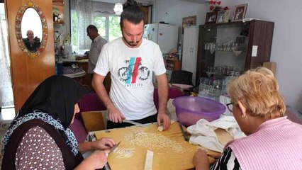 İmece ile kışlık makarna hazırlıyorlar