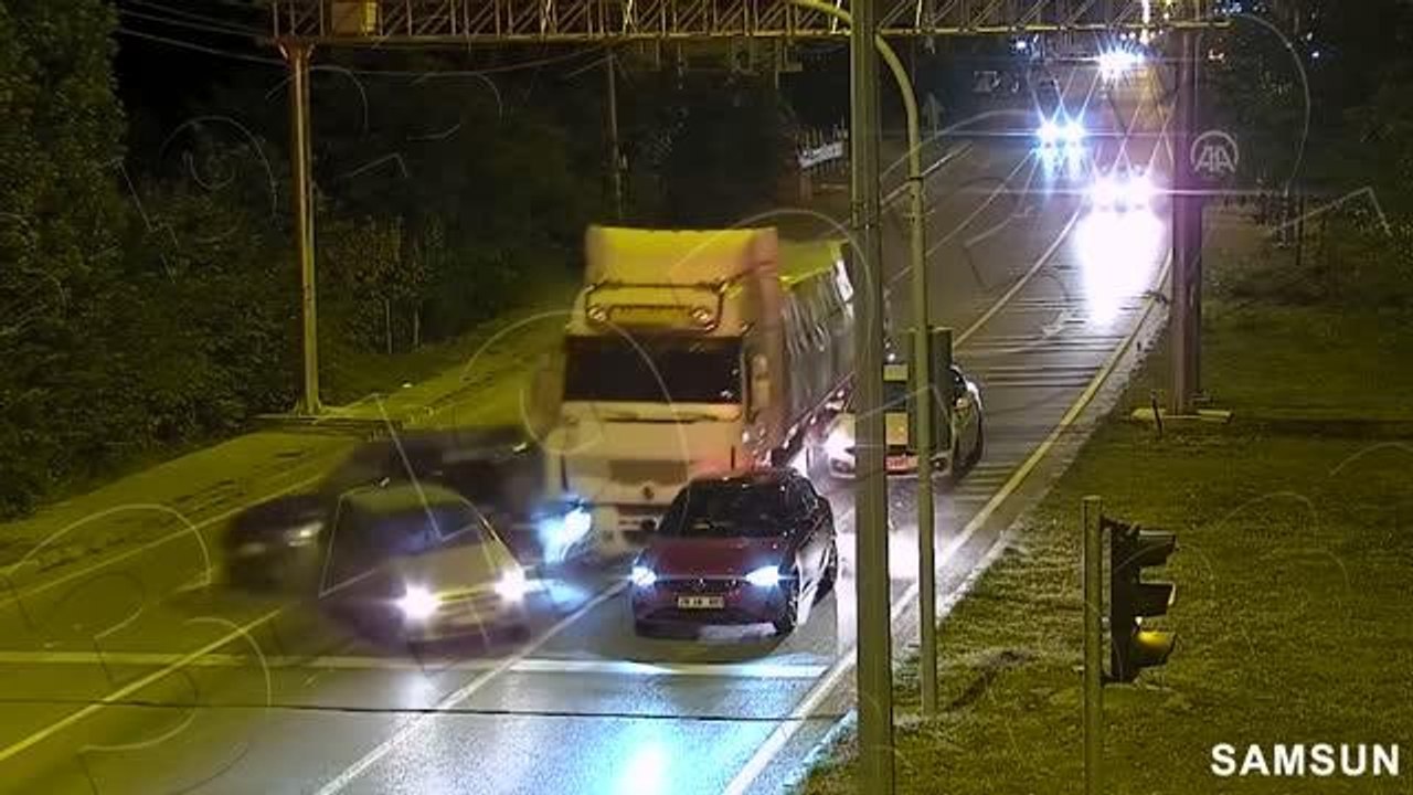 Tokat haberi... Samsun ve Tokat'taki trafik kazaları KGYS kameralarına yansıdı