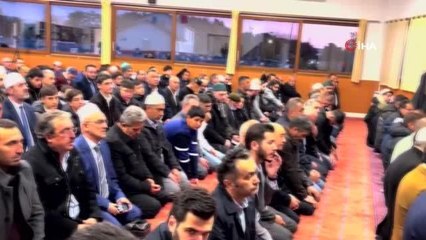 Diyanet İşleri Başkanı Erbaş, Fransa'da sabah namazında gençlerle buluştu